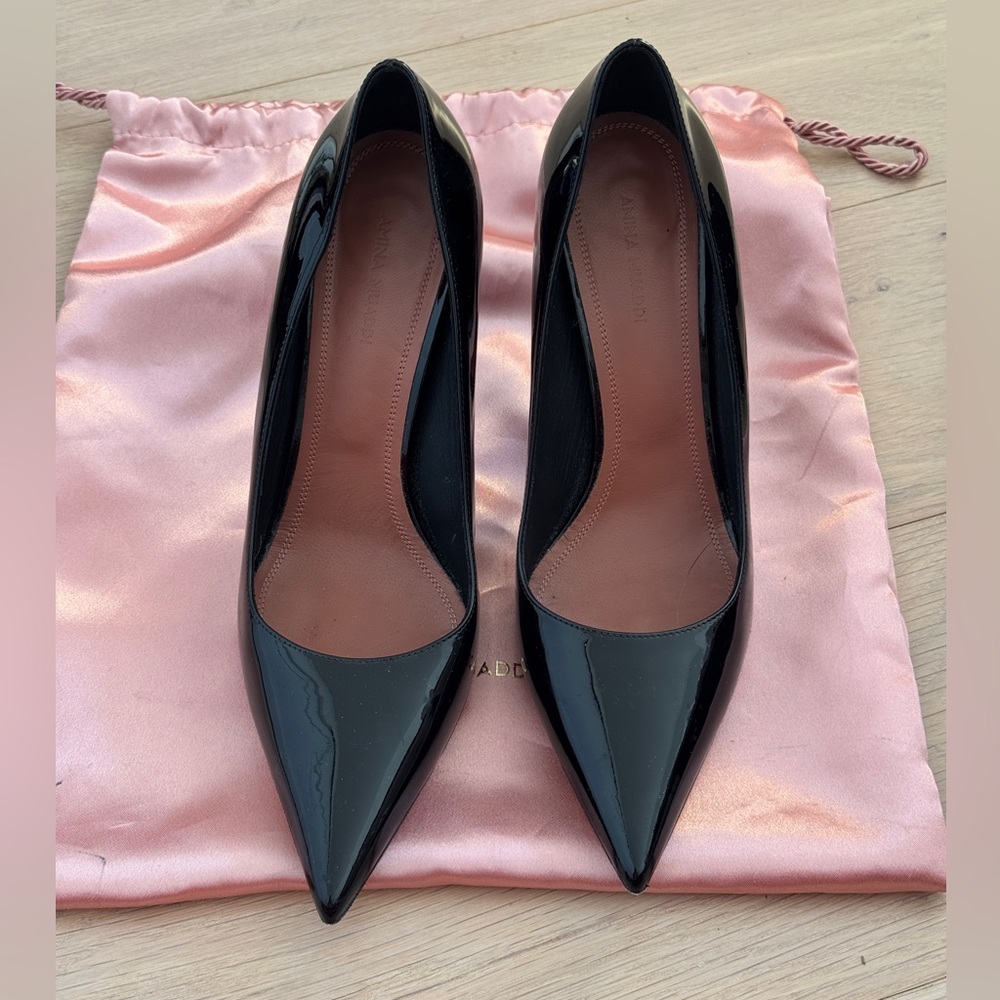 Women's Black Patent Pointed-Toe Pumps